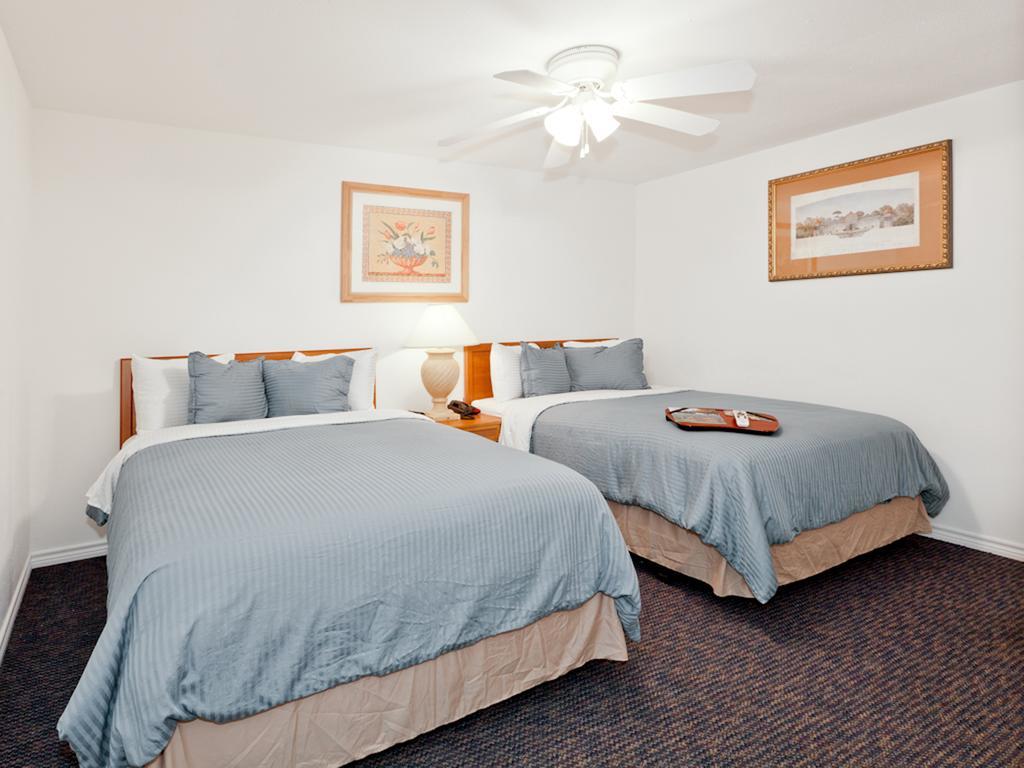 Hempstead Country Inn & Suites Rum bild