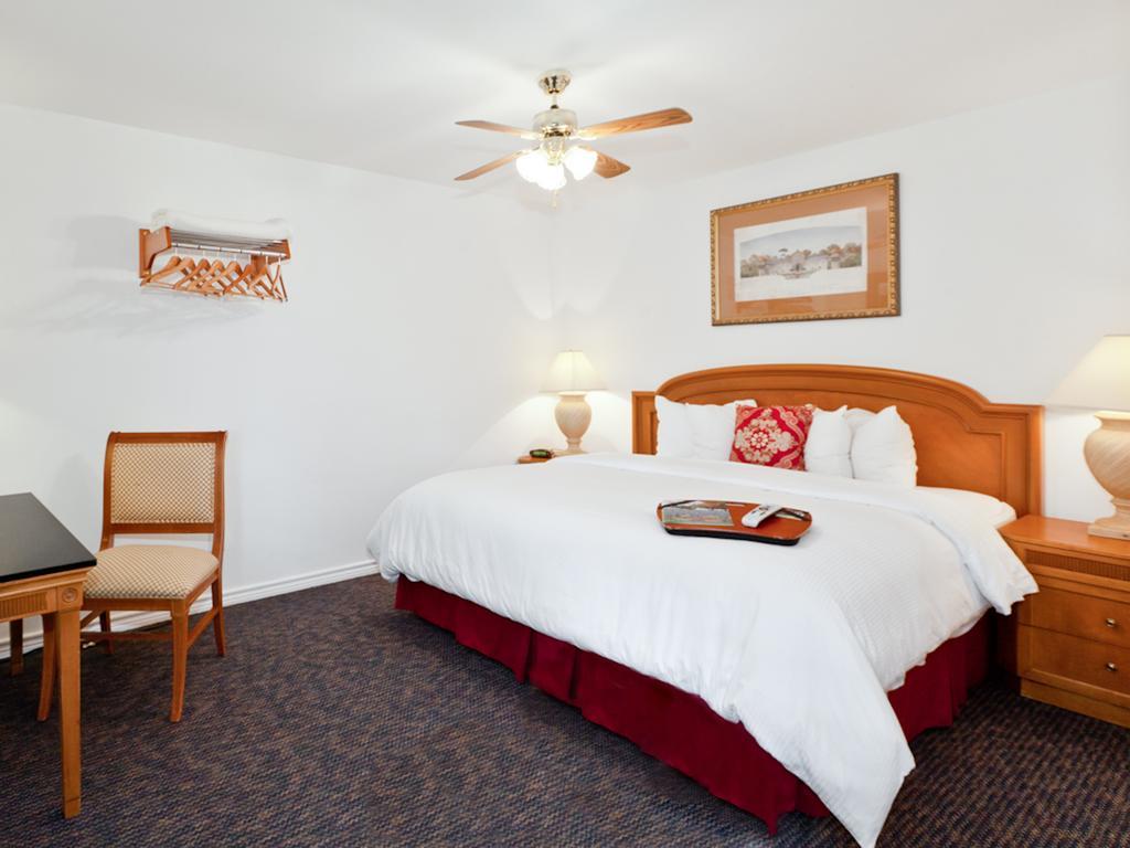 Hempstead Country Inn & Suites Rum bild