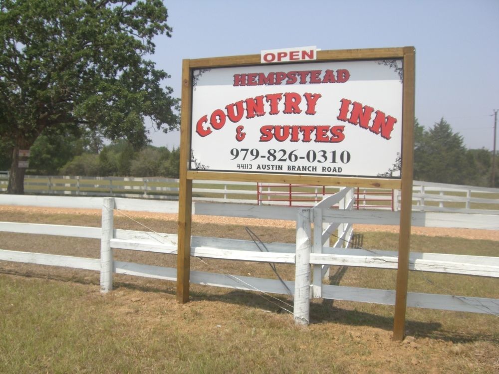 Hempstead Country Inn & Suites Exteriör bild
