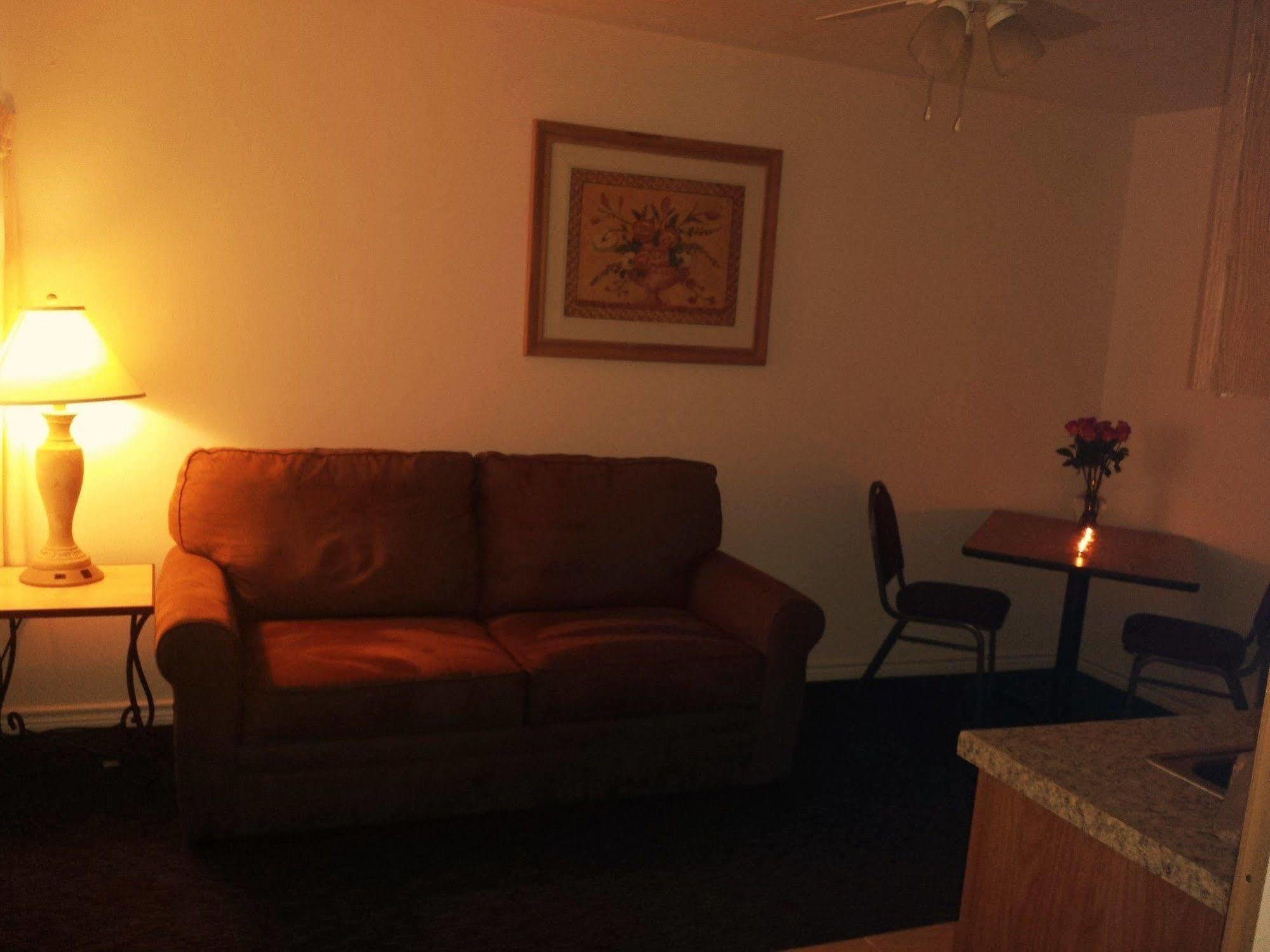 Hempstead Country Inn & Suites Exteriör bild